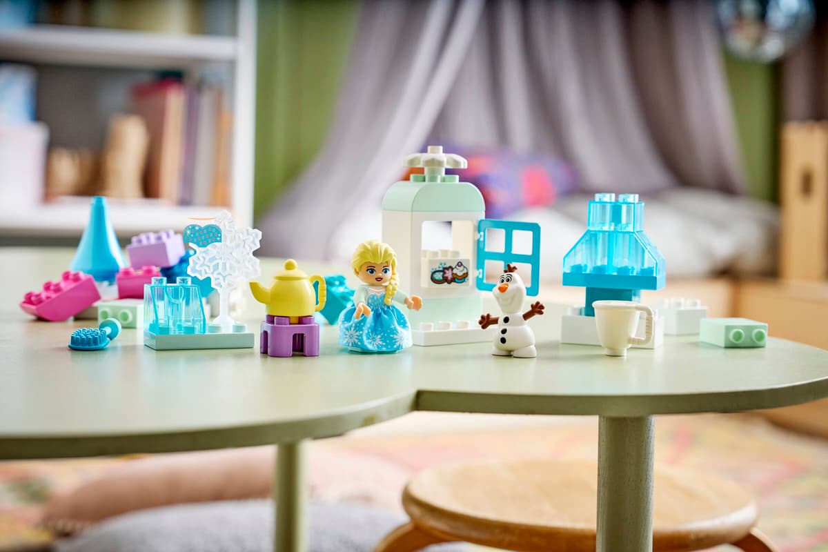 LEGO DUPLO Disney Frozen Creative Box with Elsa (10462) | DUPLO Disney Building Set for Ages 2+