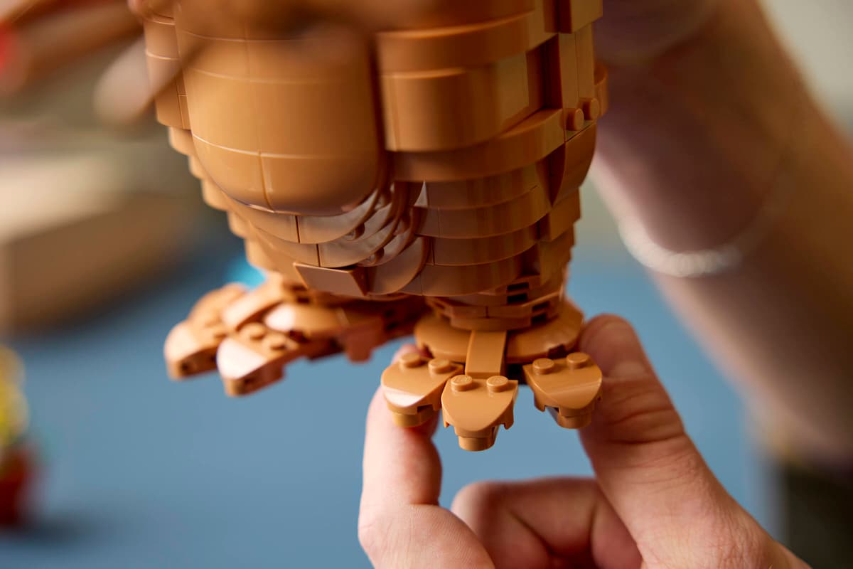 LEGO Ideas E.T. the Extra-Terrestrial – 1,226-Piece Poseable Figure of the Beloved Film Alien (Ages 18+) [21370]