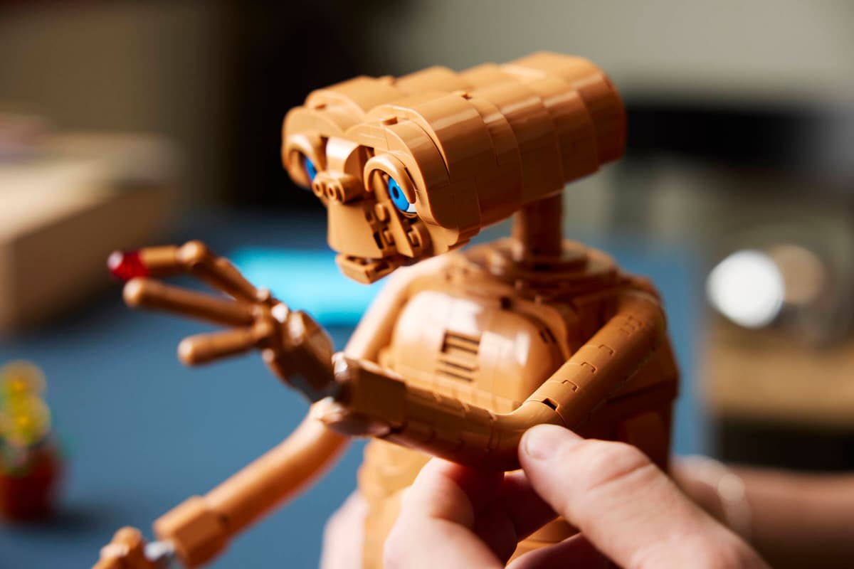 LEGO Ideas E.T. the Extra-Terrestrial – 1,226-Piece Poseable Figure of the Beloved Film Alien (Ages 18+) [21370]