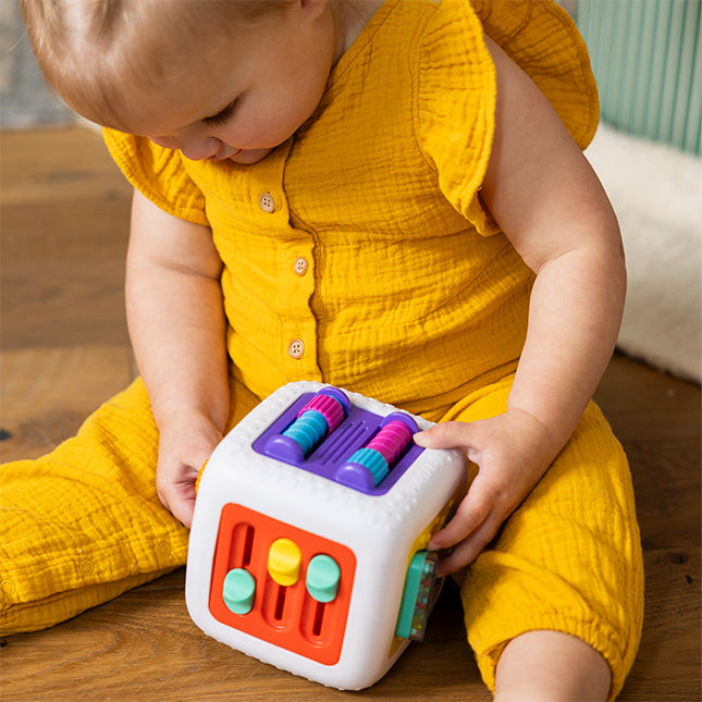 Fat Brain Toys PlayTab Cube – Modular Activity Board Cube for 5 Interchangeable Sensory Tiles (Ages 12m+)