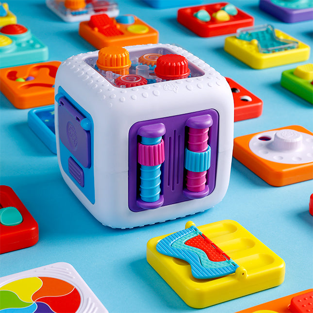 Fat Brain Toys PlayTab Cube – Modular Activity Board Cube for 5 Interchangeable Sensory Tiles (Ages 12m+)