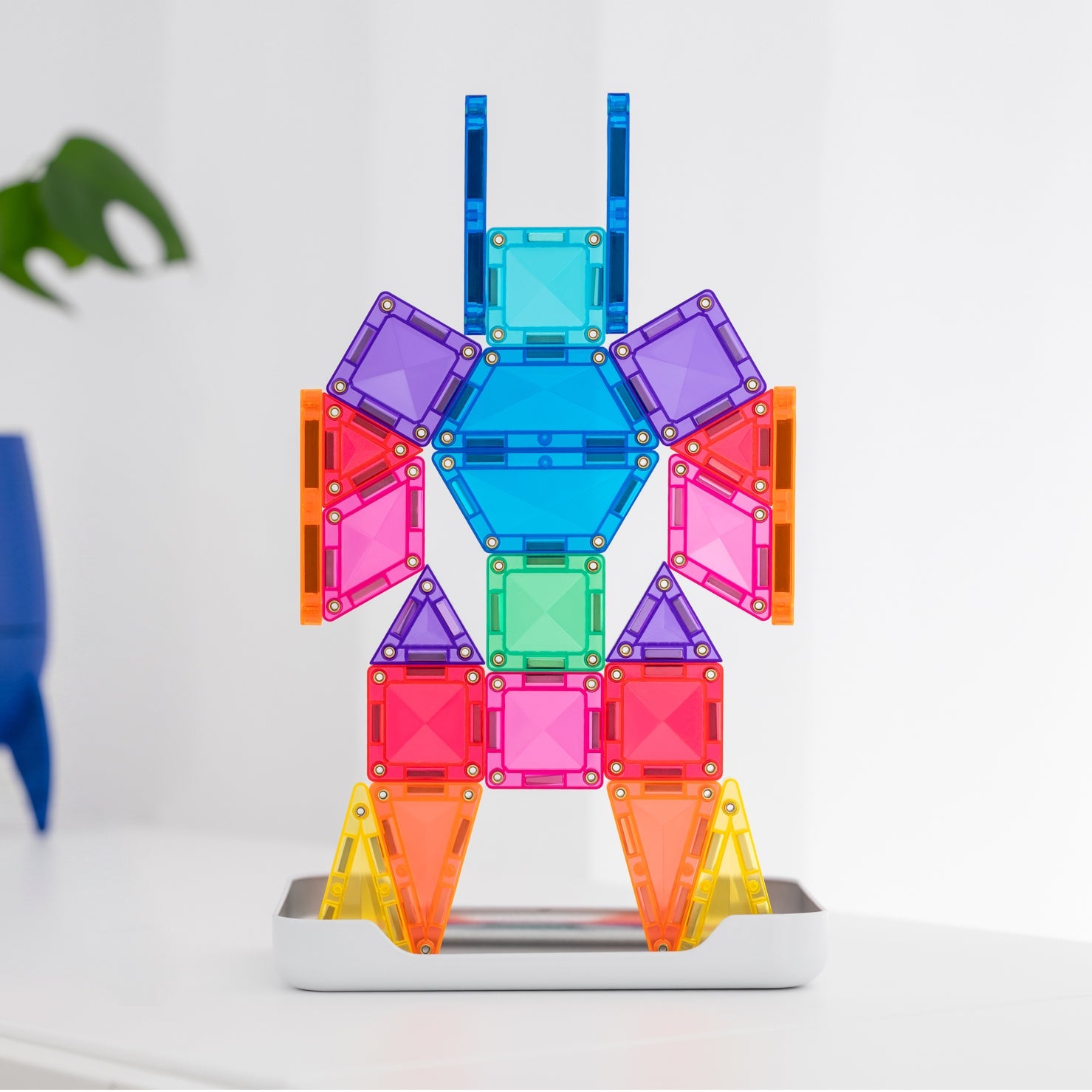Connetix Travel Mini Pack 32-Piece – Magnetic Tiles in Carry Tin with Smart Spin™ Technology & Reusable Stickers (Ages 3+)