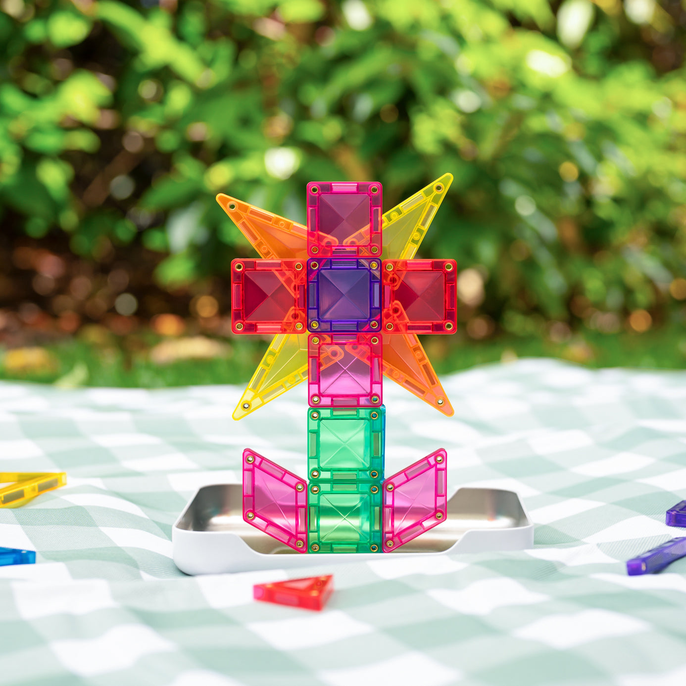 Connetix Travel Mini Pack 32-Piece – Magnetic Tiles in Carry Tin with Smart Spin™ Technology & Reusable Stickers (Ages 3+)