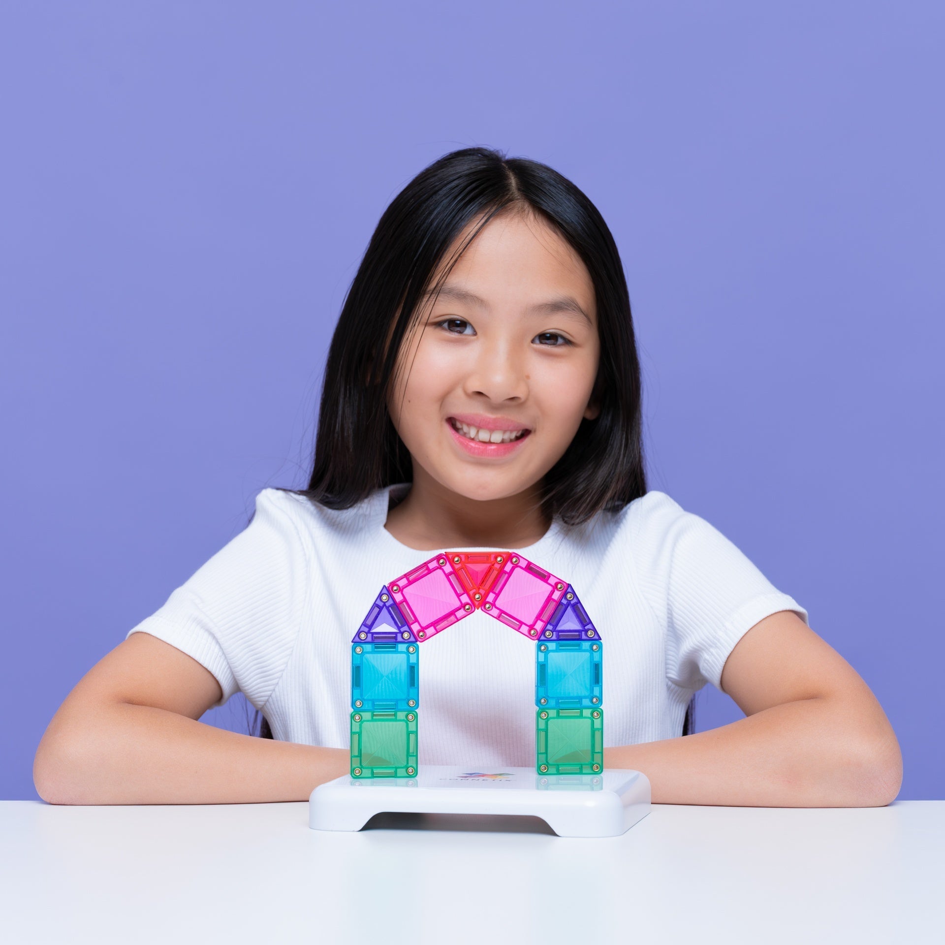 Connetix Travel Mini Pack 32-Piece – Magnetic Tiles in Carry Tin with Smart Spin™ Technology & Reusable Stickers (Ages 3+)