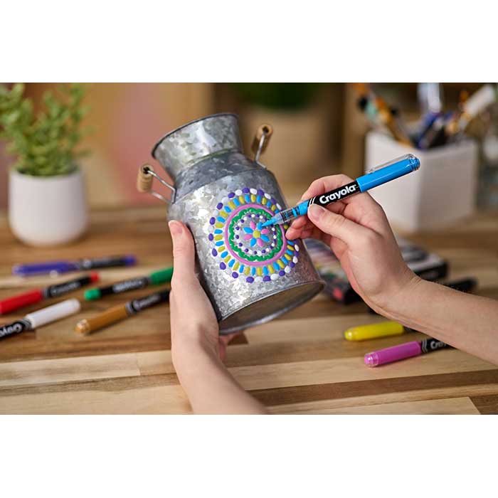 Crayola 10Crayola 10-Count Brush Tip Acrylic Paint Markers – Versatile Art Markers for Kids & Teens (Ages 8+)-Count Brush Tip Acrylic Paint Markers – Versatile Art Markers for Kids & Teens (Ages 8+)