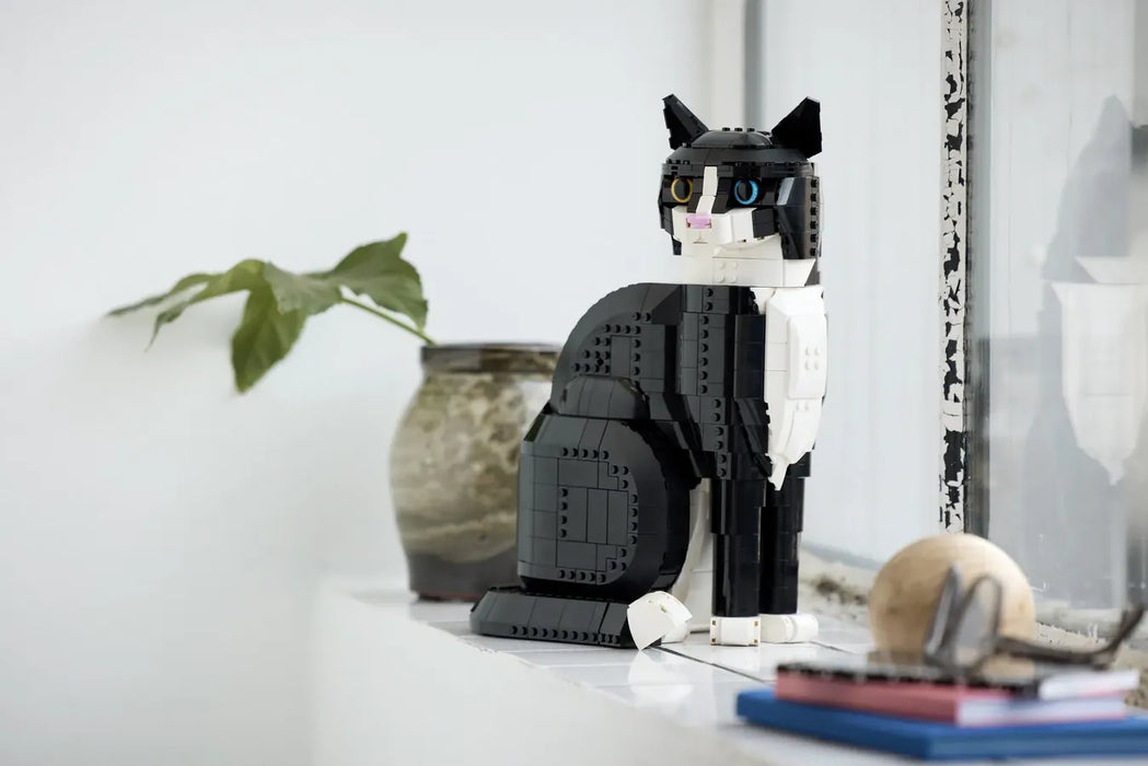 Lego Tuxedo Cat  (21349)
