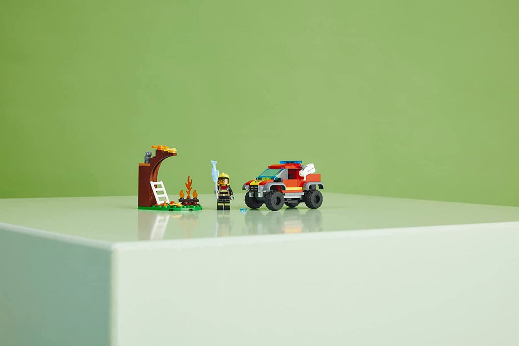 Lego City 4x4 Fire Truck Rescue (60393)